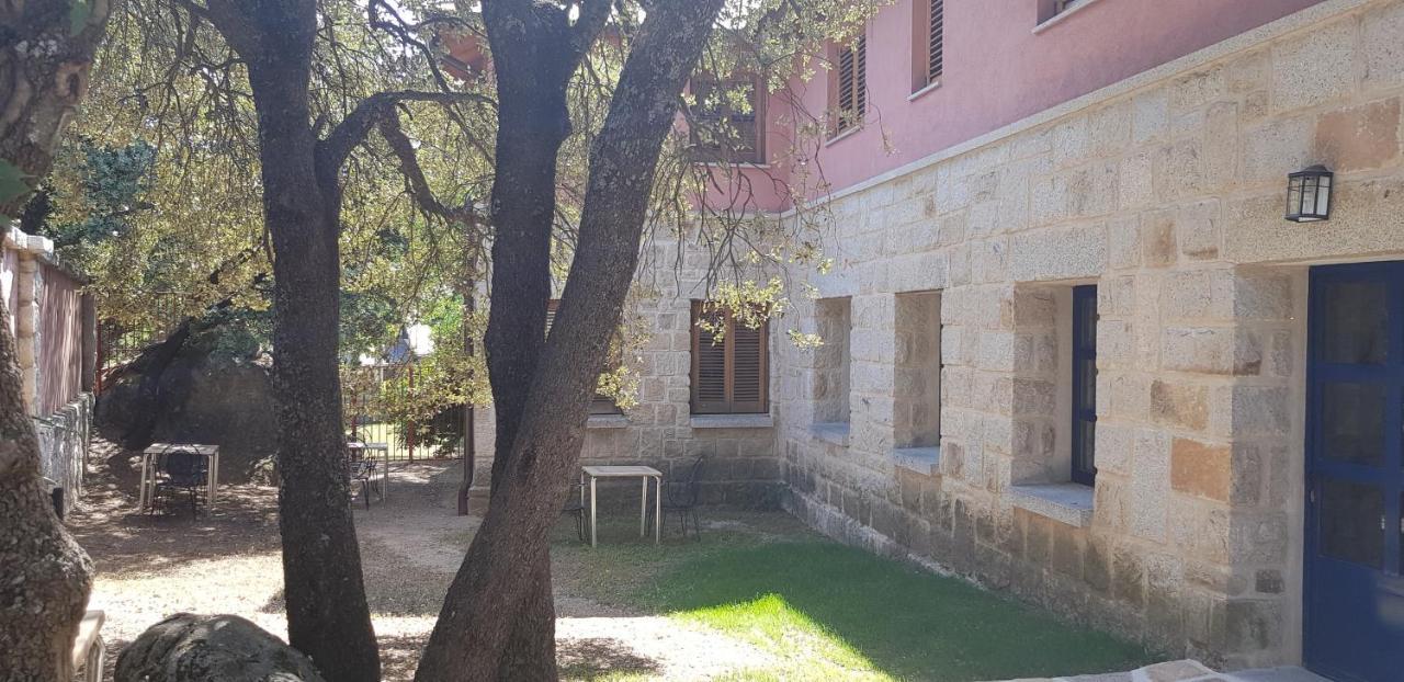 Hotel Sara De Ur La Cabrera Kültér fotó