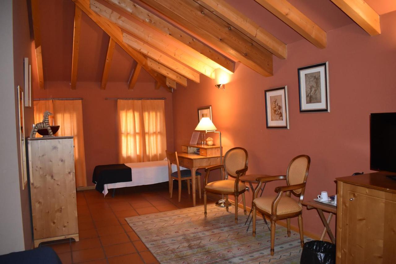 Hotel Sara De Ur La Cabrera Kültér fotó